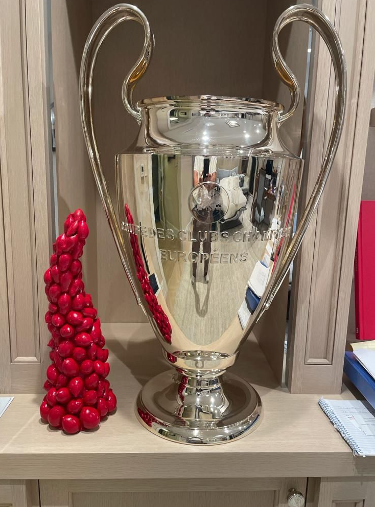 Red ceramic Vesuvian cherry tomato horn on yacht